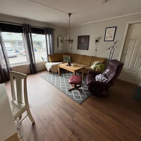 Cozy Near Center And Nature *
