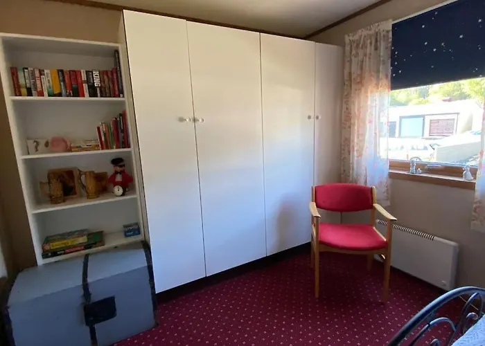 Cozy Near Center And Nature