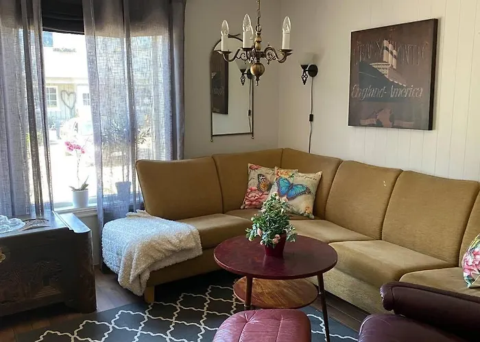 Cozy Near Center And Nature Lägenhet *