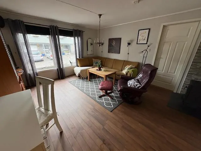 Cozy Near Center And Nature *